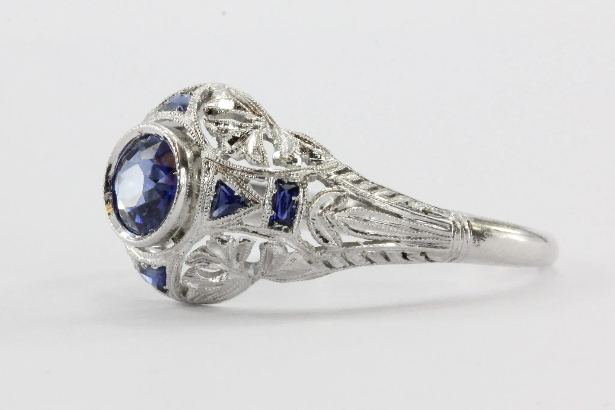 Antique Art Deco Platinum Sapphire Ring