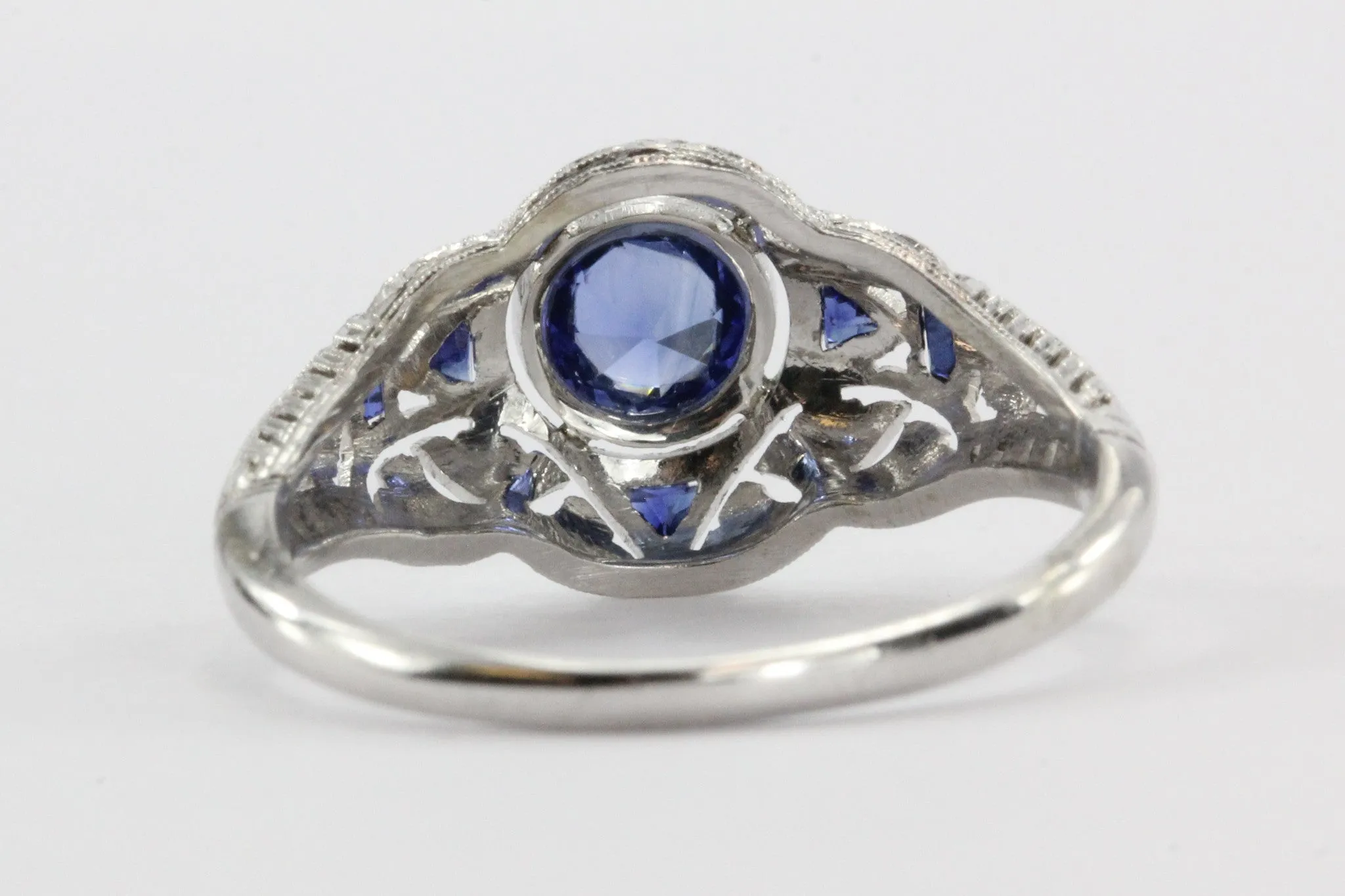 Antique Art Deco Platinum Sapphire Ring