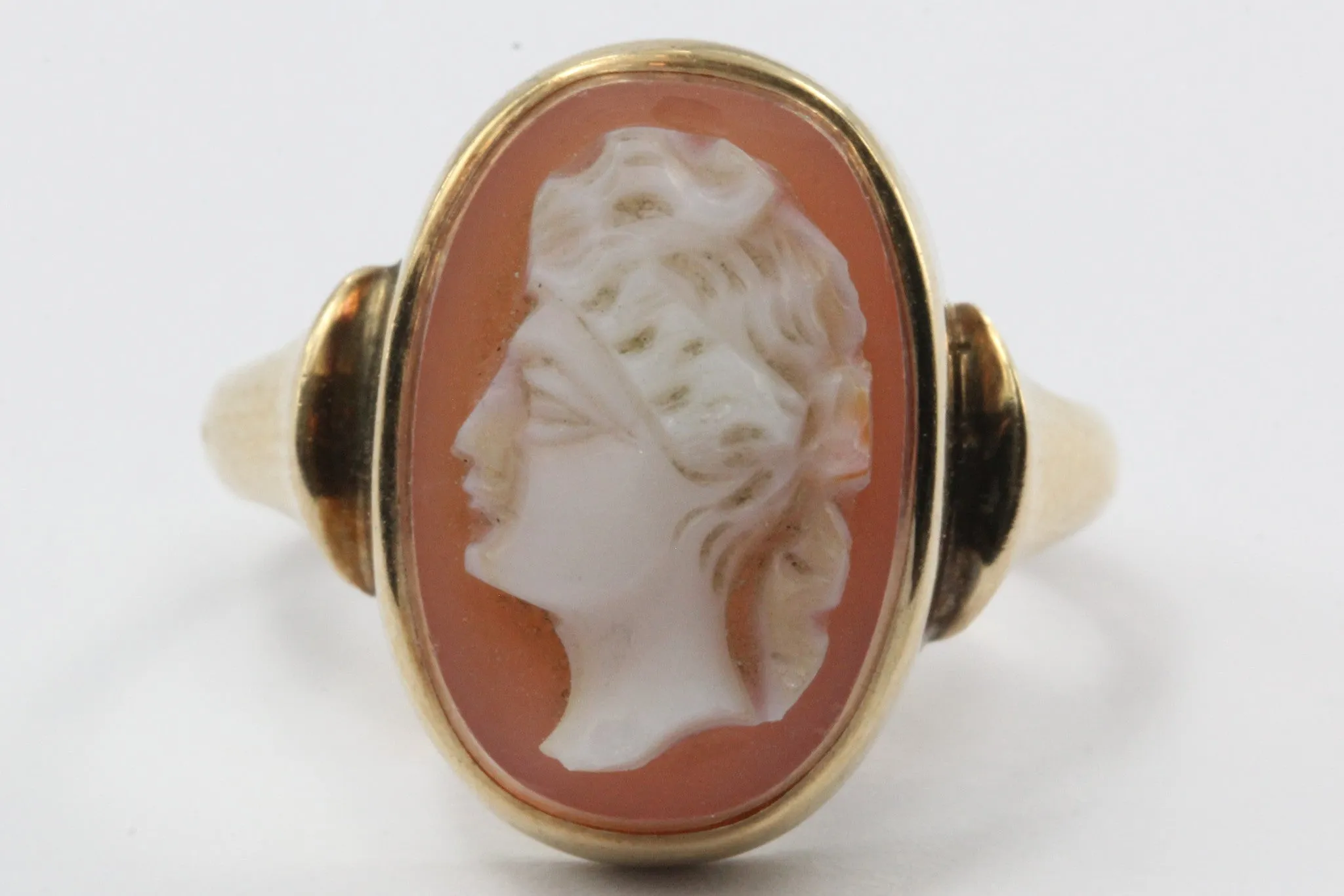 Antique Oscar E Place & Sons Co. P&S 10K Gold Carved Cameo Ring