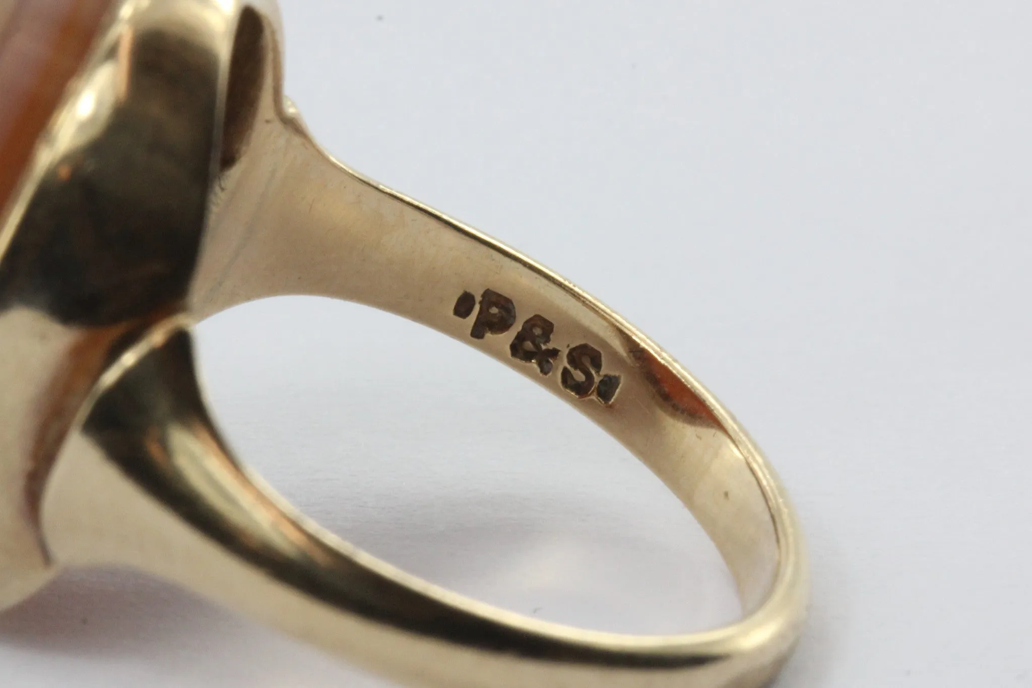 Antique Oscar E Place & Sons Co. P&S 10K Gold Carved Cameo Ring