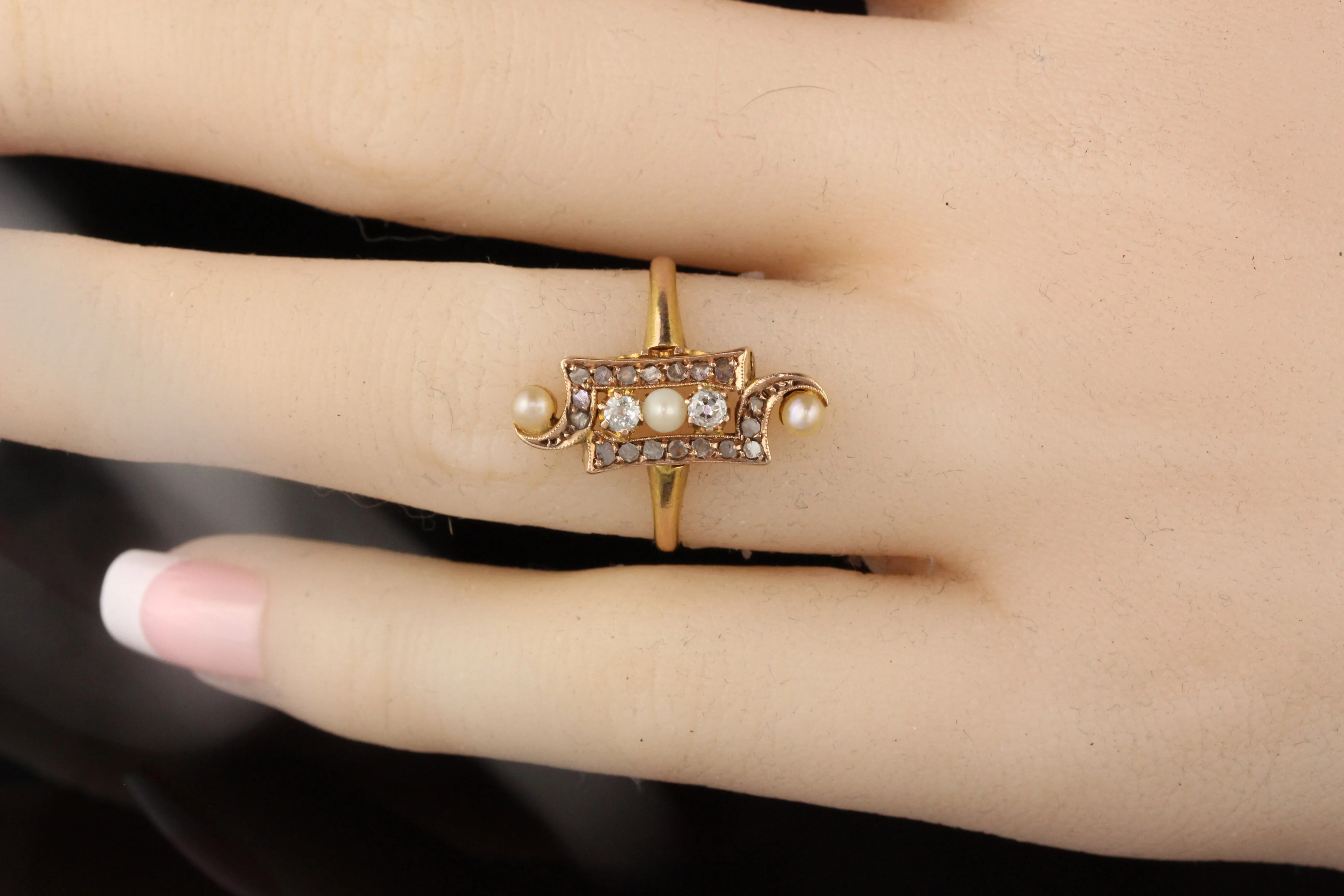 Antique Victorian 18K Yellow Gold Pearl and Rose Cut Diamond Ring