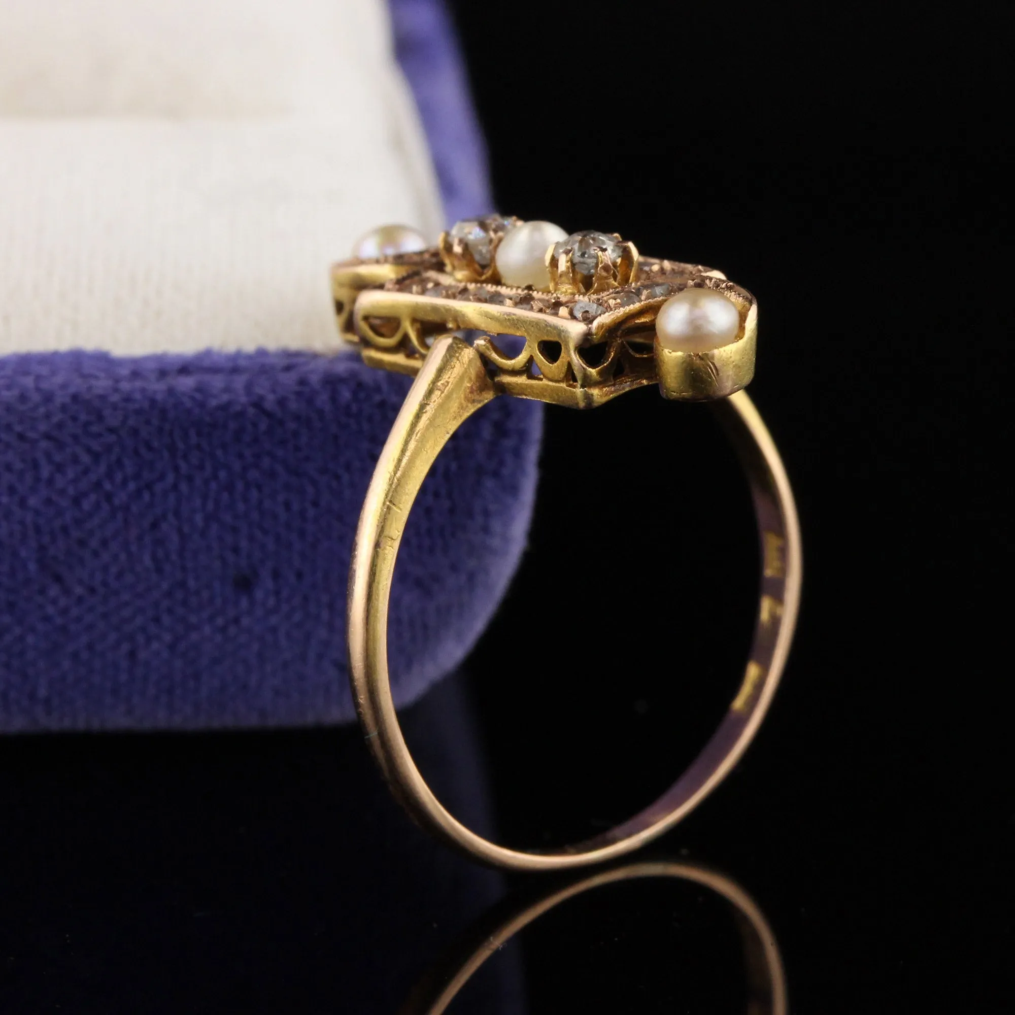 Antique Victorian 18K Yellow Gold Pearl and Rose Cut Diamond Ring