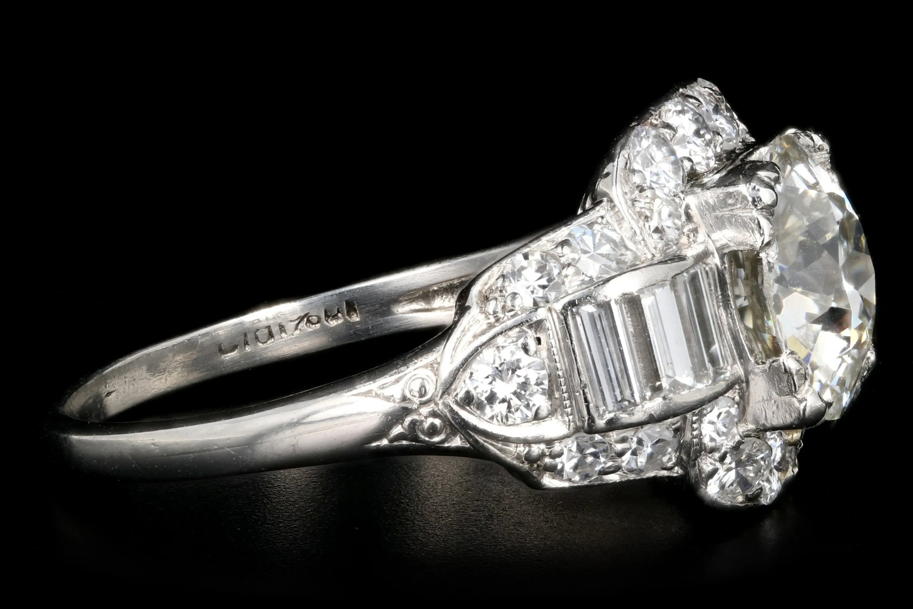 Art Deco Platinum 1.75 Carat Old European Cut Diamond Engagement Ring
