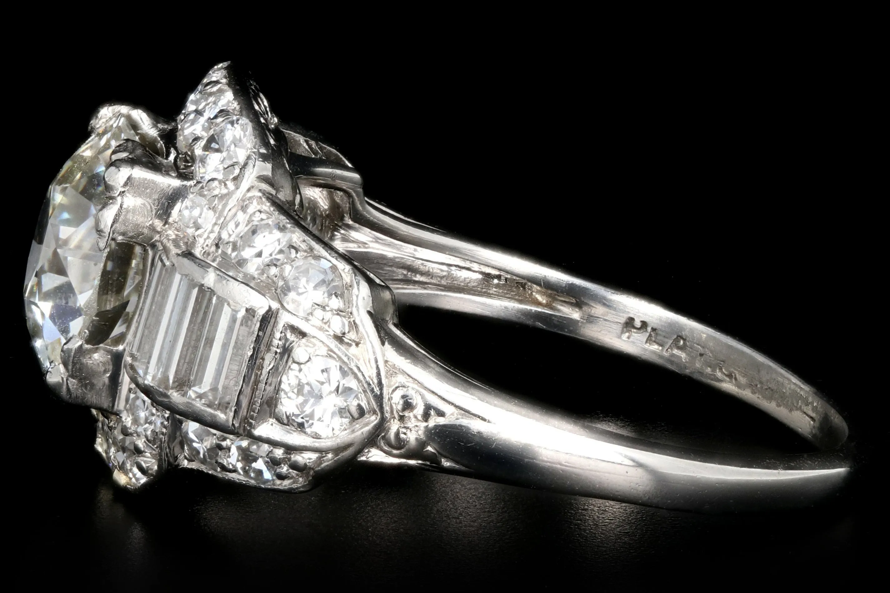 Art Deco Platinum 1.75 Carat Old European Cut Diamond Engagement Ring