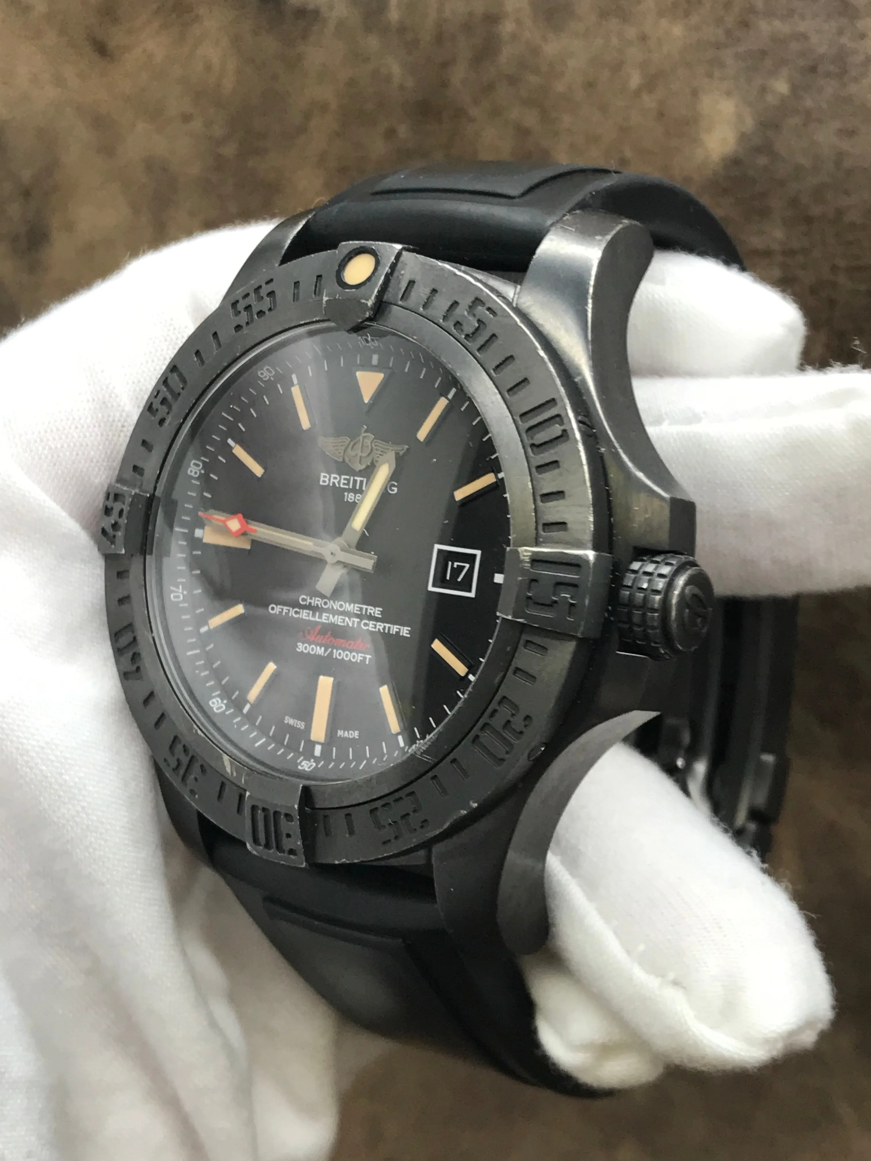Breitling Avenger Blackbird V1731010/BD12 Black Dial Automatic Men's Watch
