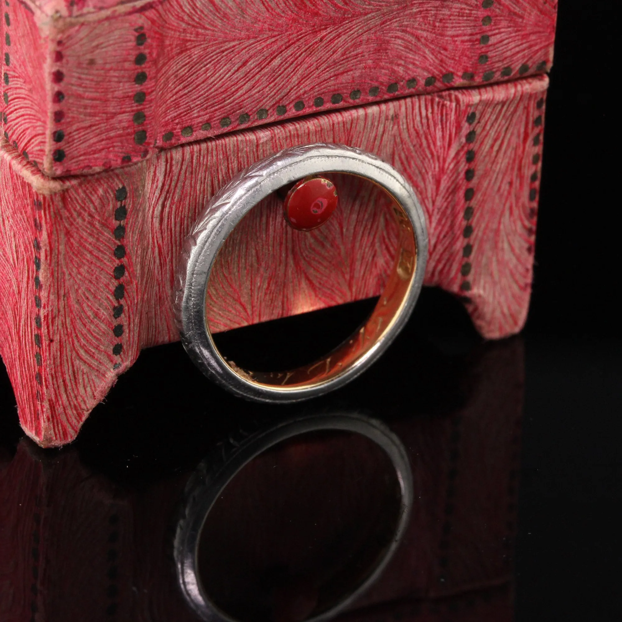 Circa 1899 - Antique Victorian Engraved Platinum And 18K Yellow Gold Wedding Band - Size 5 1/4