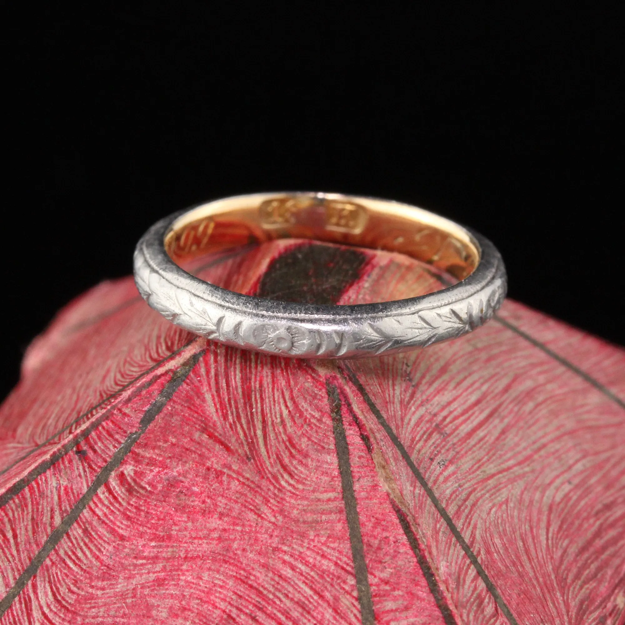 Circa 1899 - Antique Victorian Engraved Platinum And 18K Yellow Gold Wedding Band - Size 5 1/4
