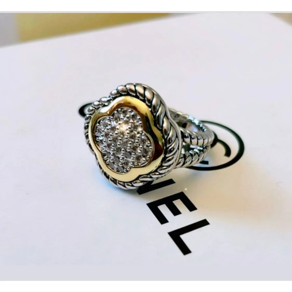 Clover Cable Ring