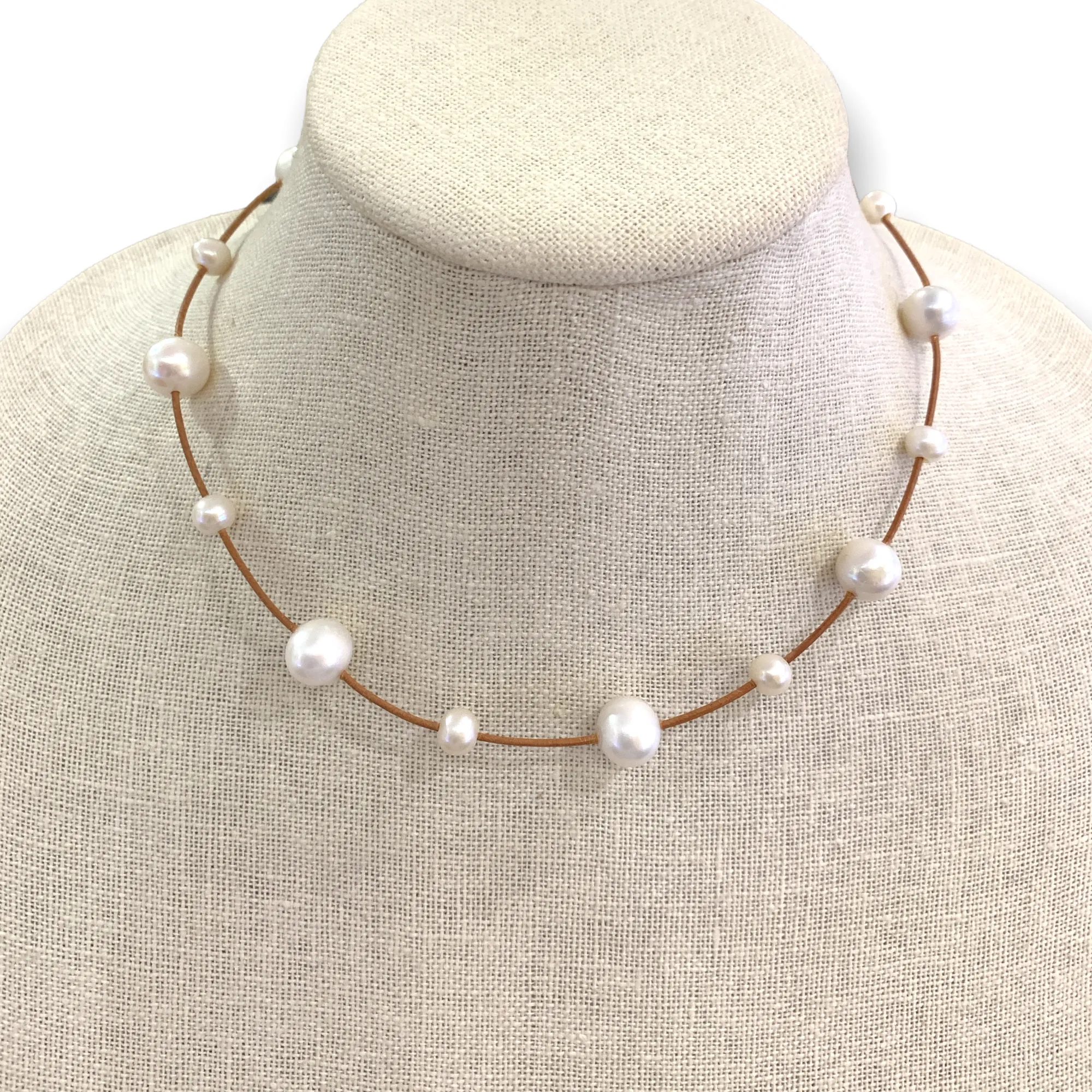 Dainty Pearl Choker