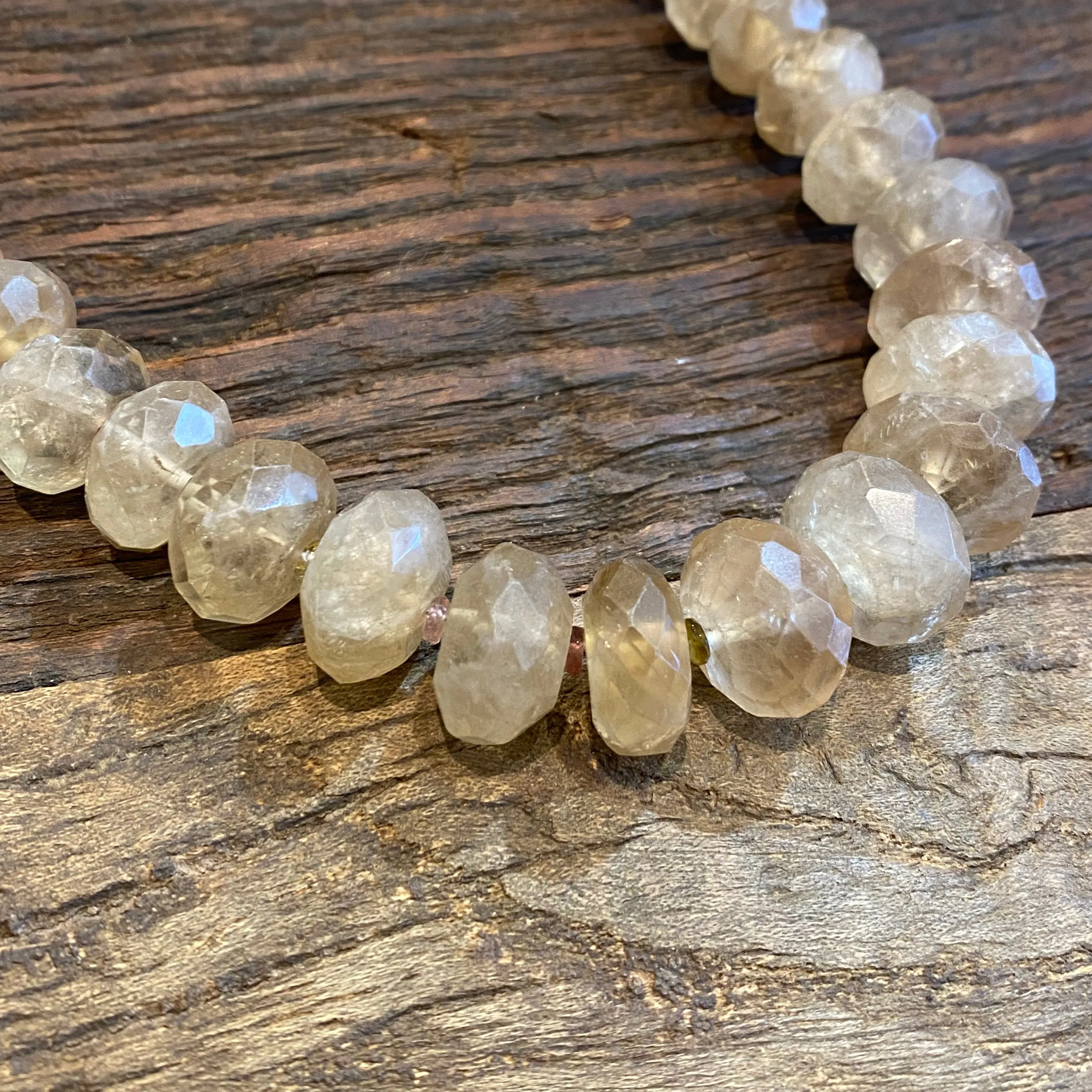 Graduated Quartz & Tourmaline Choker | 16"