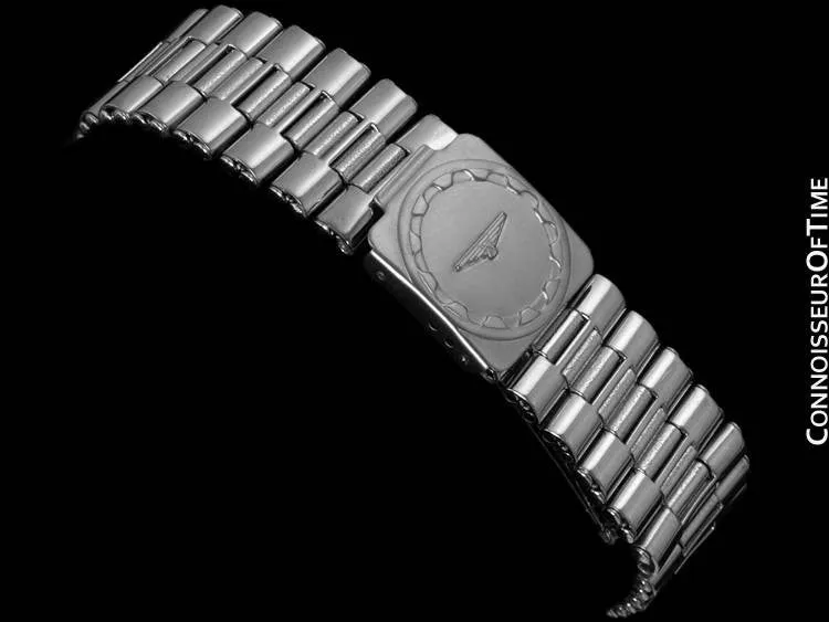 Longines Conquest Mens Midsize Bracelet Dress Watch, Quartz, Date, Waterproof - Stainless Steel