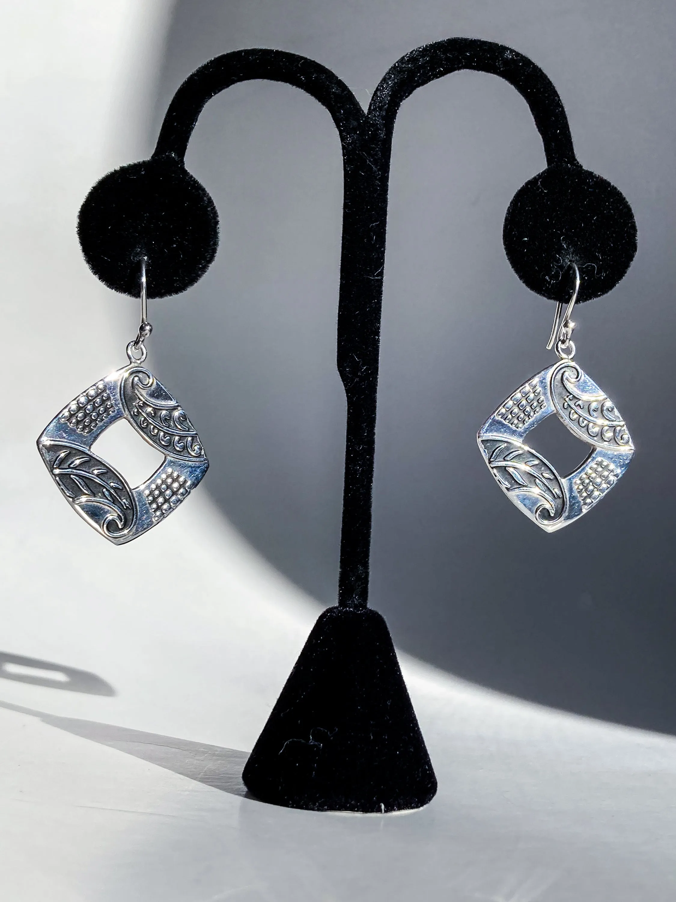 Ninos DeChammo Mexico Sterling Silver Oxidized Leaf Dangle Earrings