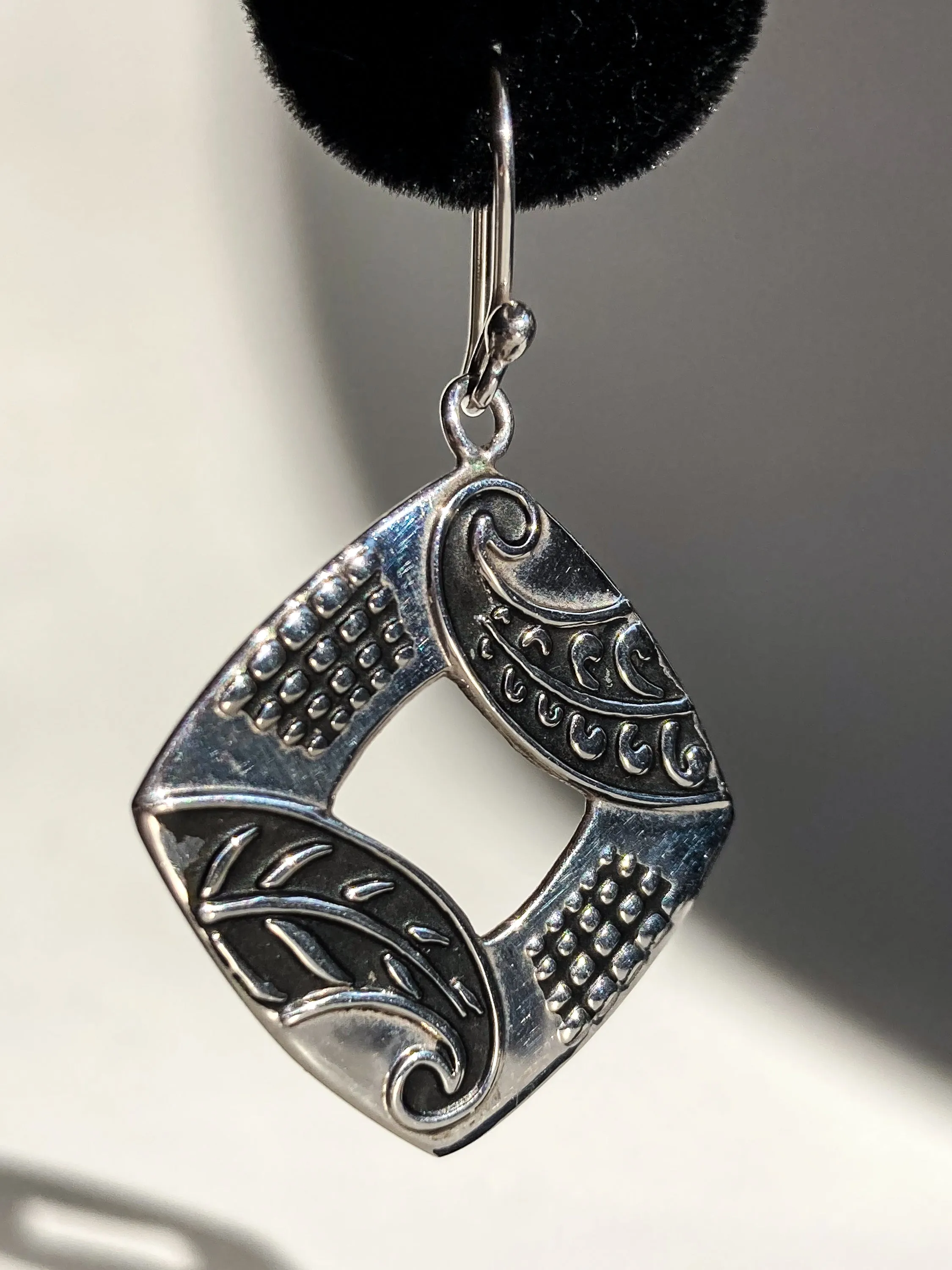 Ninos DeChammo Mexico Sterling Silver Oxidized Leaf Dangle Earrings