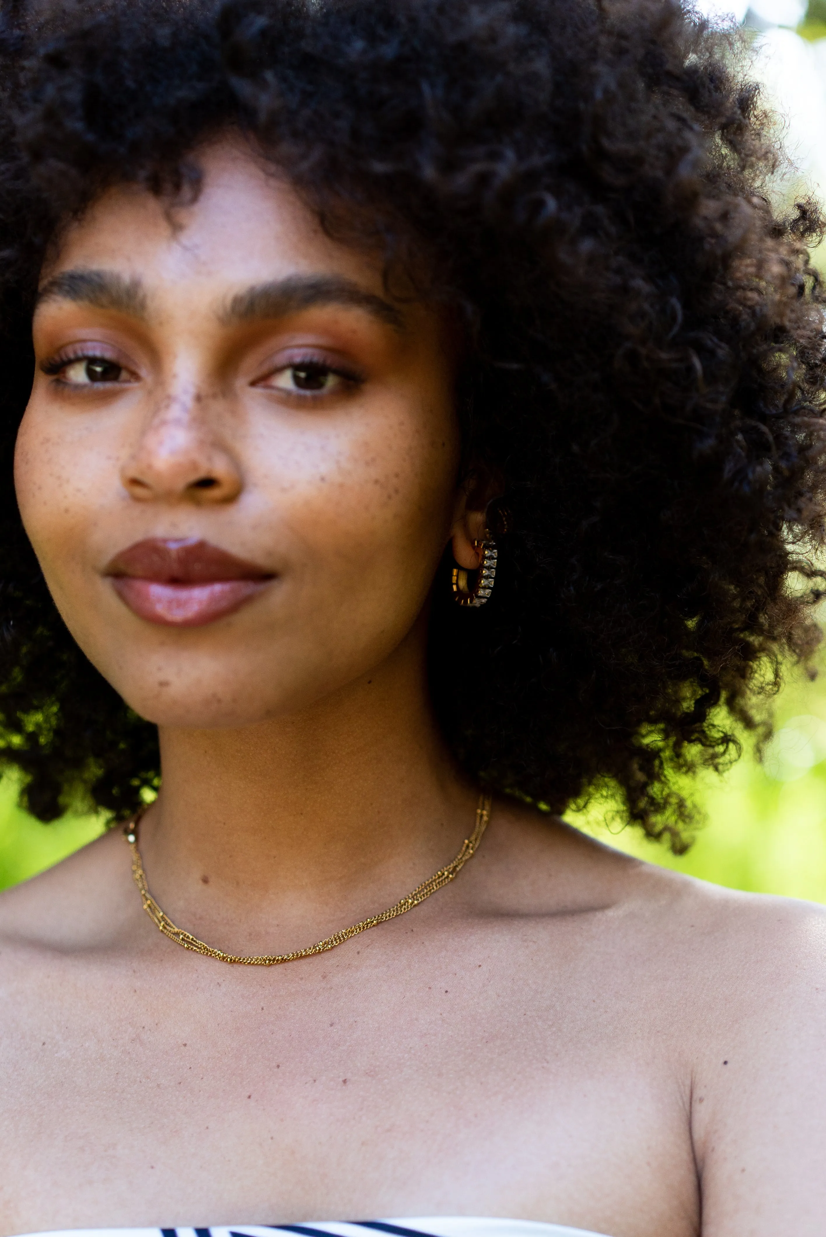 OLIVE CHOKER NECKLACE