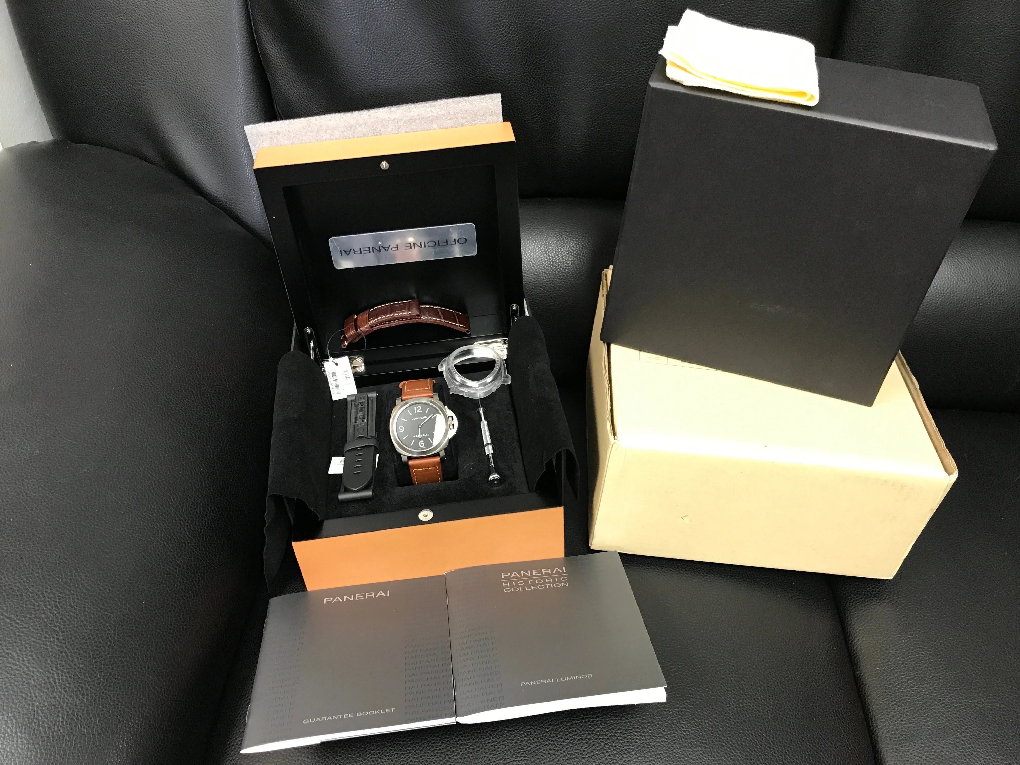 Panerai Luminor Base Logo PAM00176 Black Dial Manual Widning Men's Watch