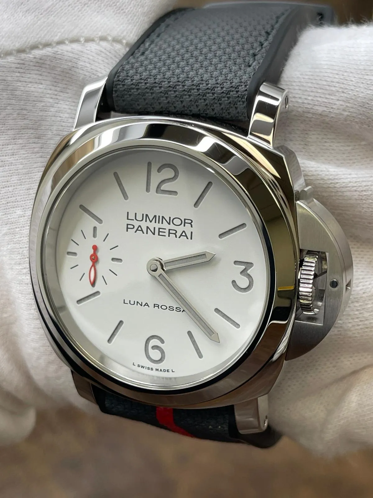 Panerai Luminor Luna Rossa  PAM01342 White Dial Manual Wind Men's Watch