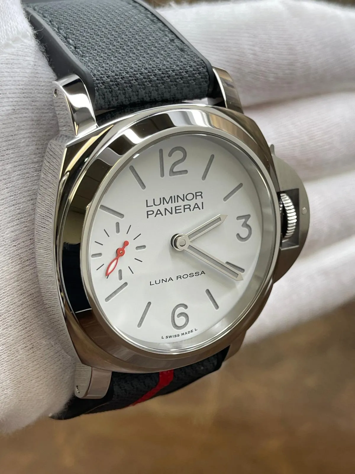 Panerai Luminor Luna Rossa  PAM01342 White Dial Manual Wind Men's Watch