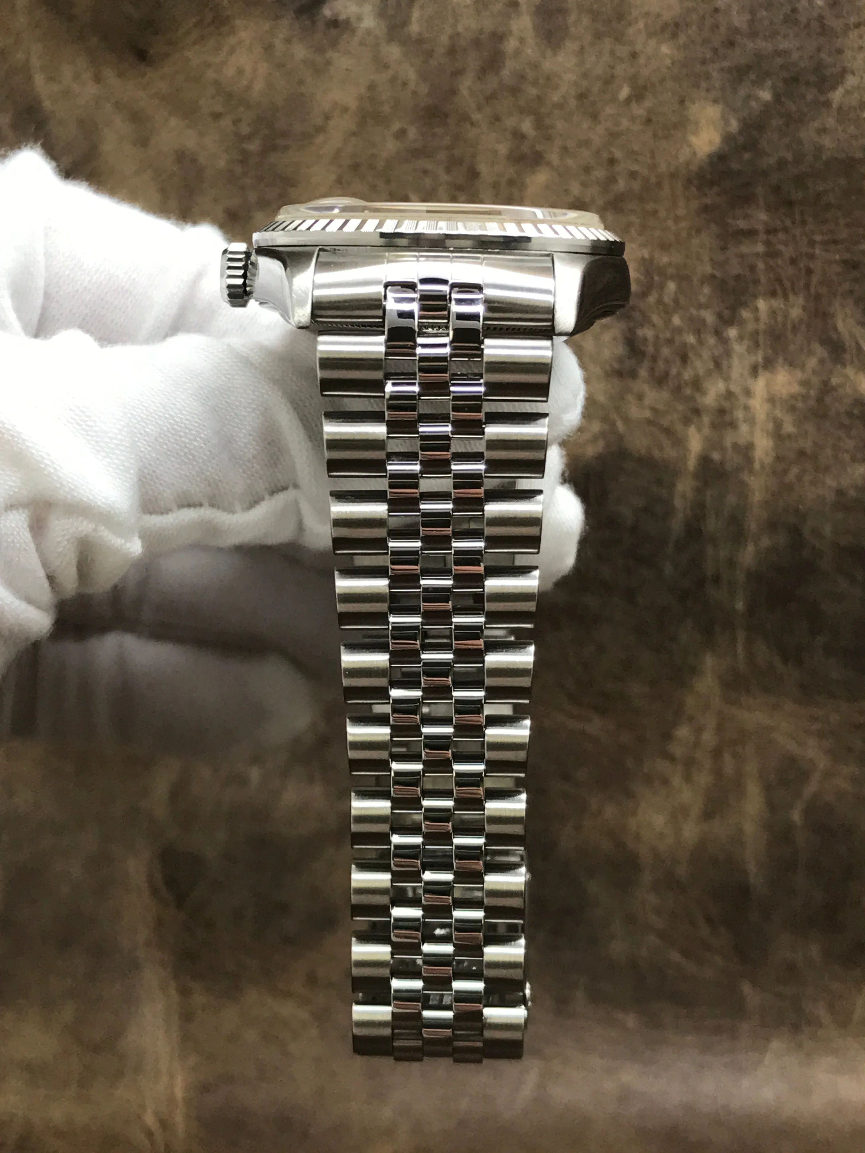 Rolex Datejust 36mm 16220 Silver Tapestry Dial Automatic Watch