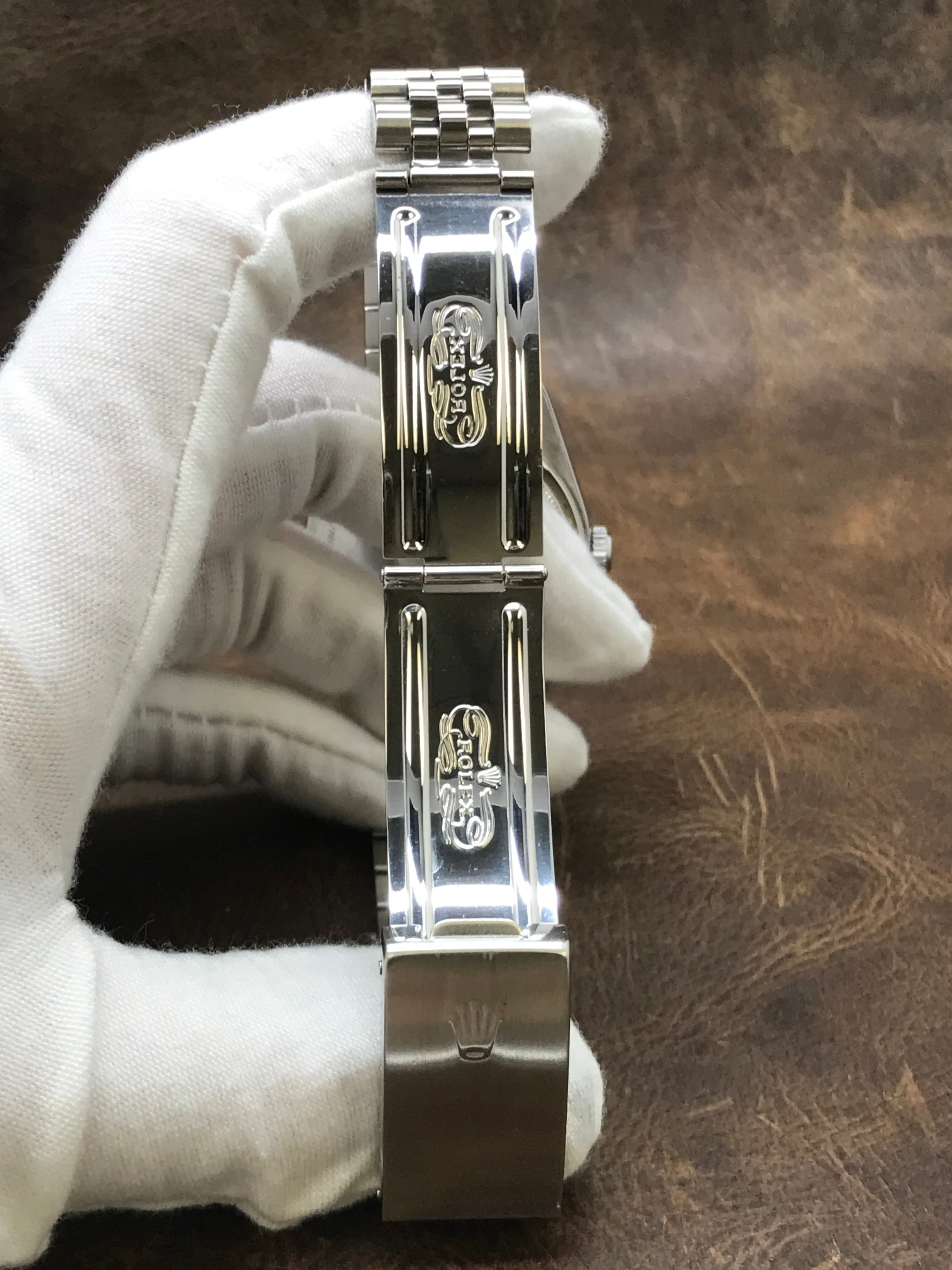 Rolex Datejust 36mm 16220 Silver Tapestry Dial Automatic Watch