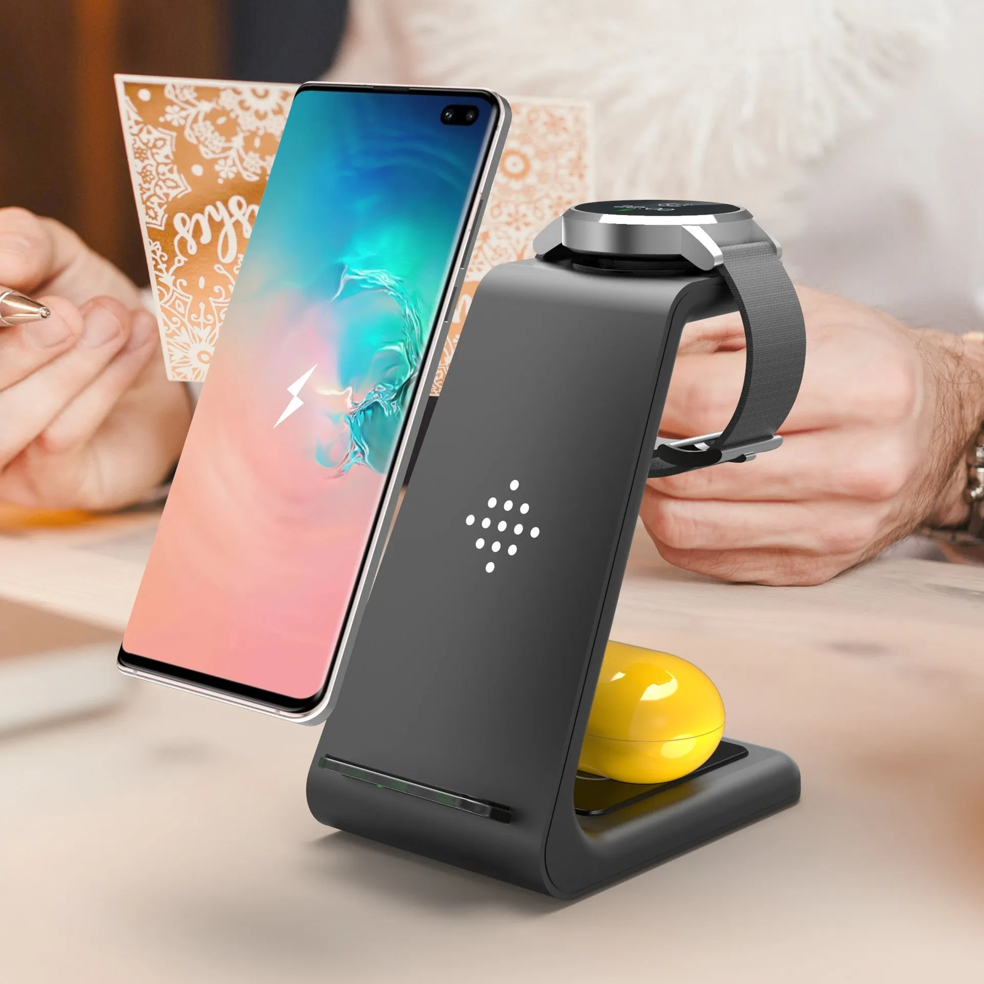 Station Wireless Fast Charger Stand