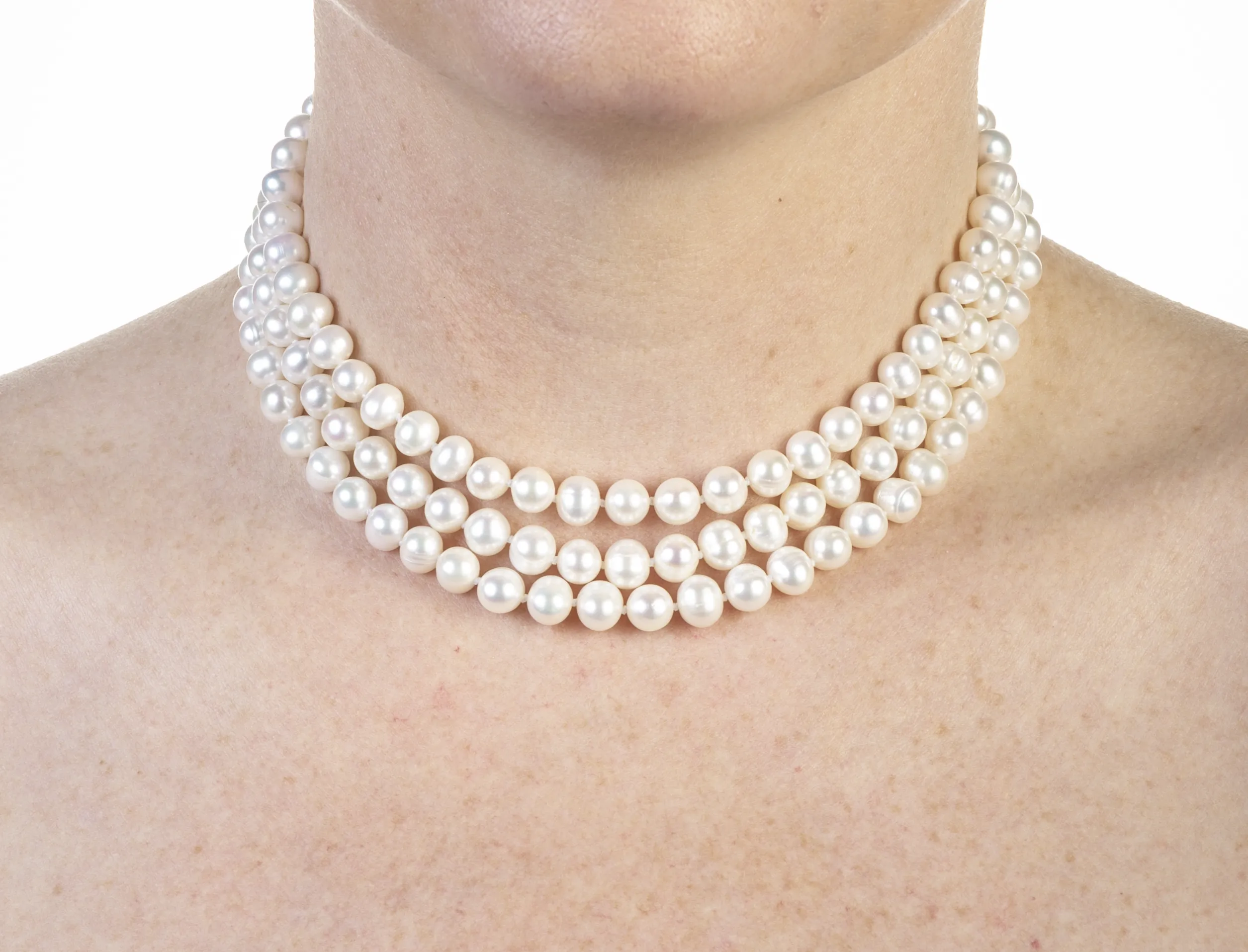 Three-strand adjustable pearl choker