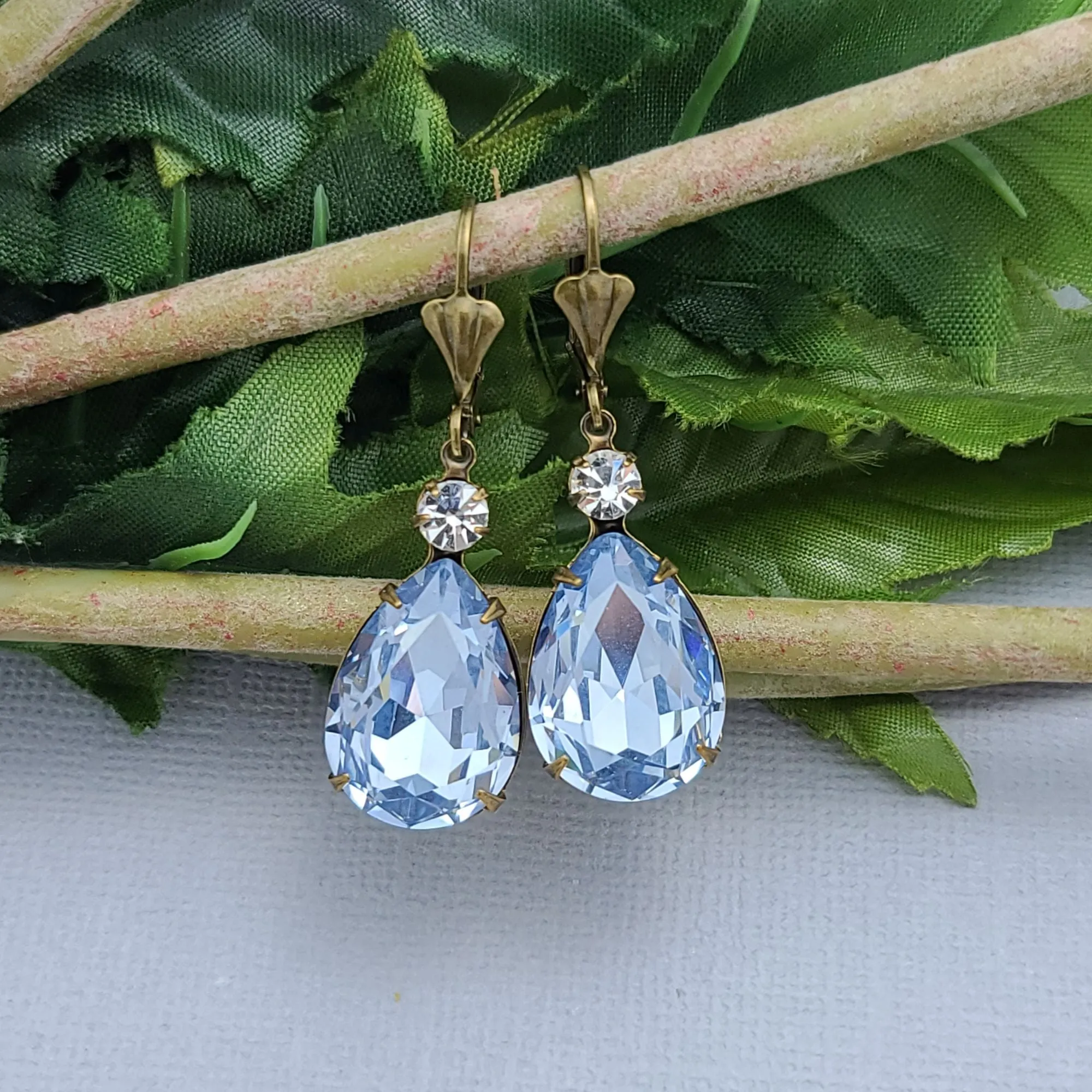 Vintage Blue Crystal Teardrop Dangle Prong Setting Earrings.