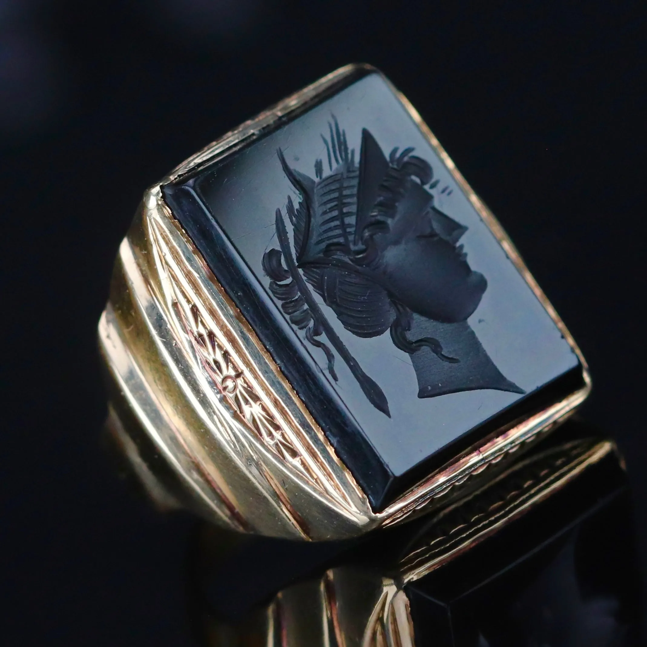 Vintage onyx intaglio ring in yellow gold