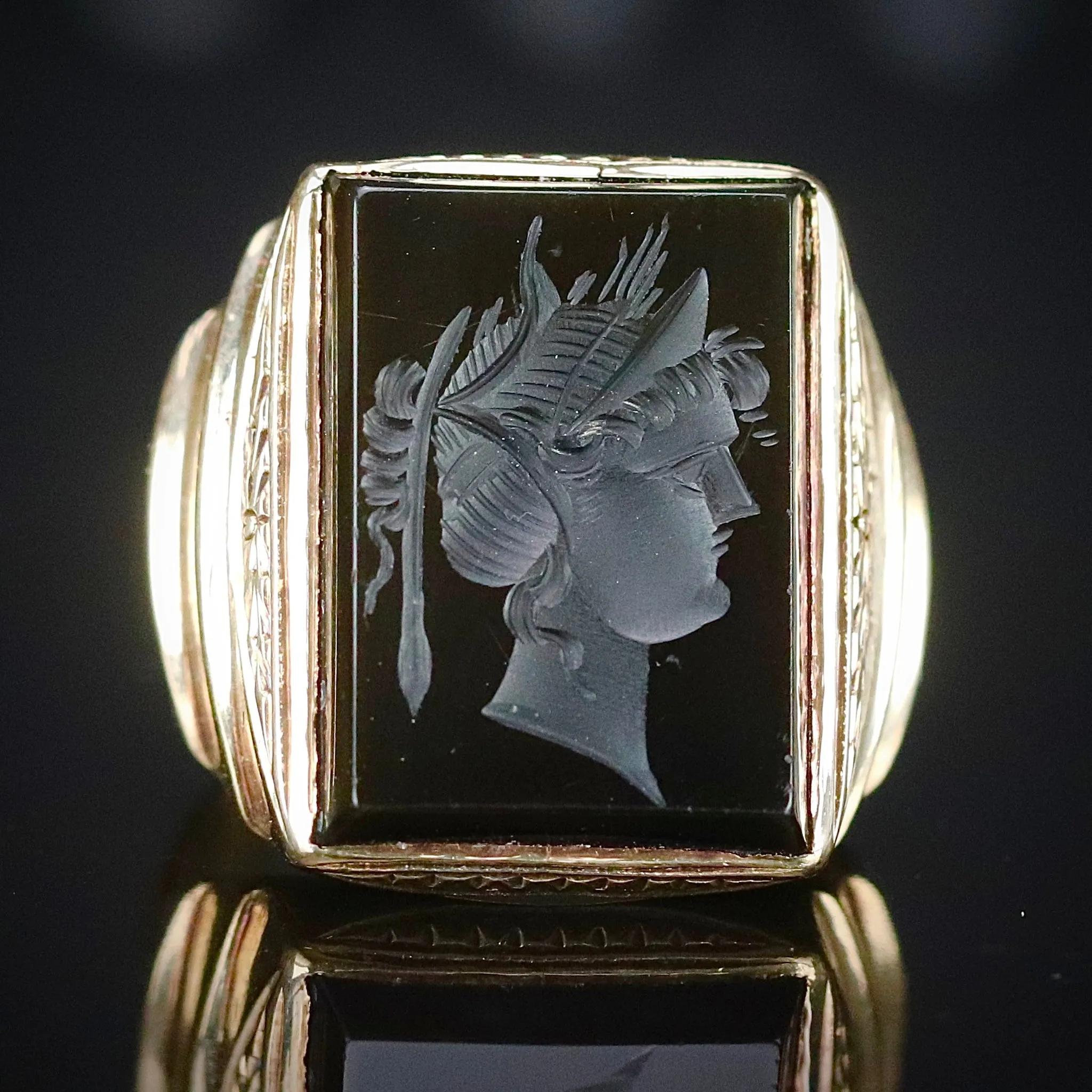 Vintage onyx intaglio ring in yellow gold